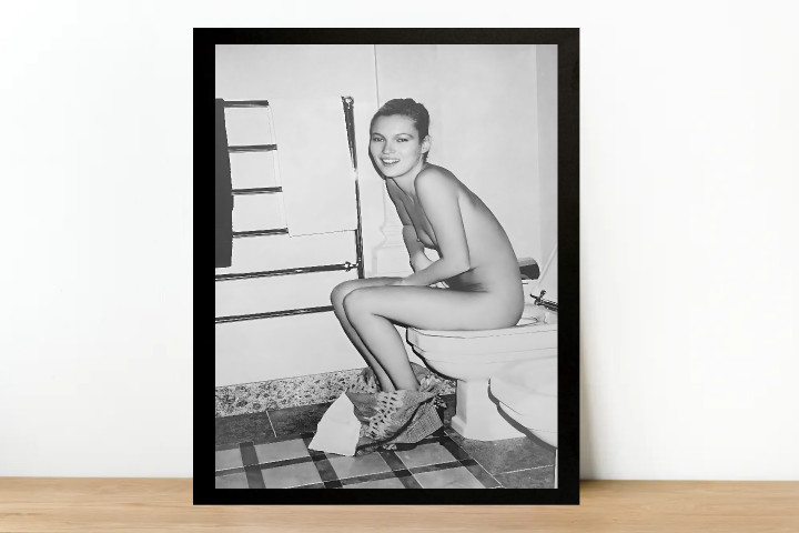 Kate Moss On Toilet Photo Poster-1990’s Photography Funny Bathroom Picture-1340