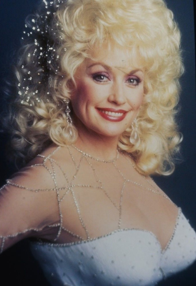 DOLLY PARTON SEXY AND CLASSY COUNTRY SINGER Poster 13×19 inches   #25