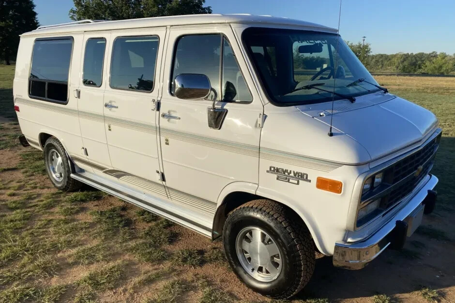 1995 Chevrolet G20 Gladiator Conversion van | POSTER 24″ X 36″ | Classic car
